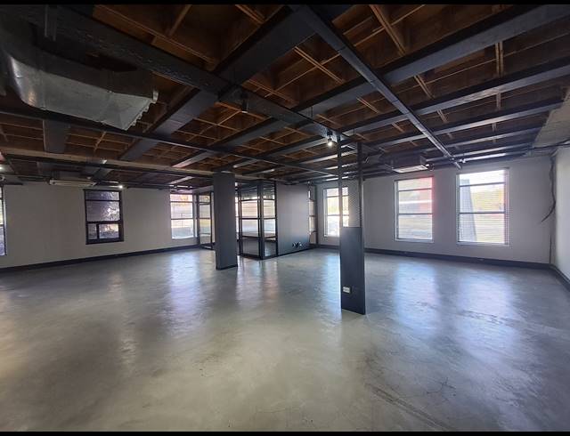 238M² OFFICE TO LET IN CRAIGHALL